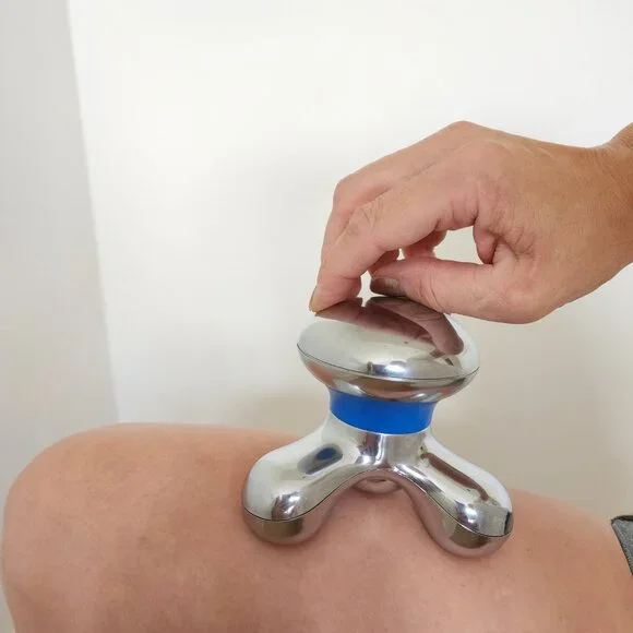 Brookstone Buzz Mini Massager - Picture 4 of 4